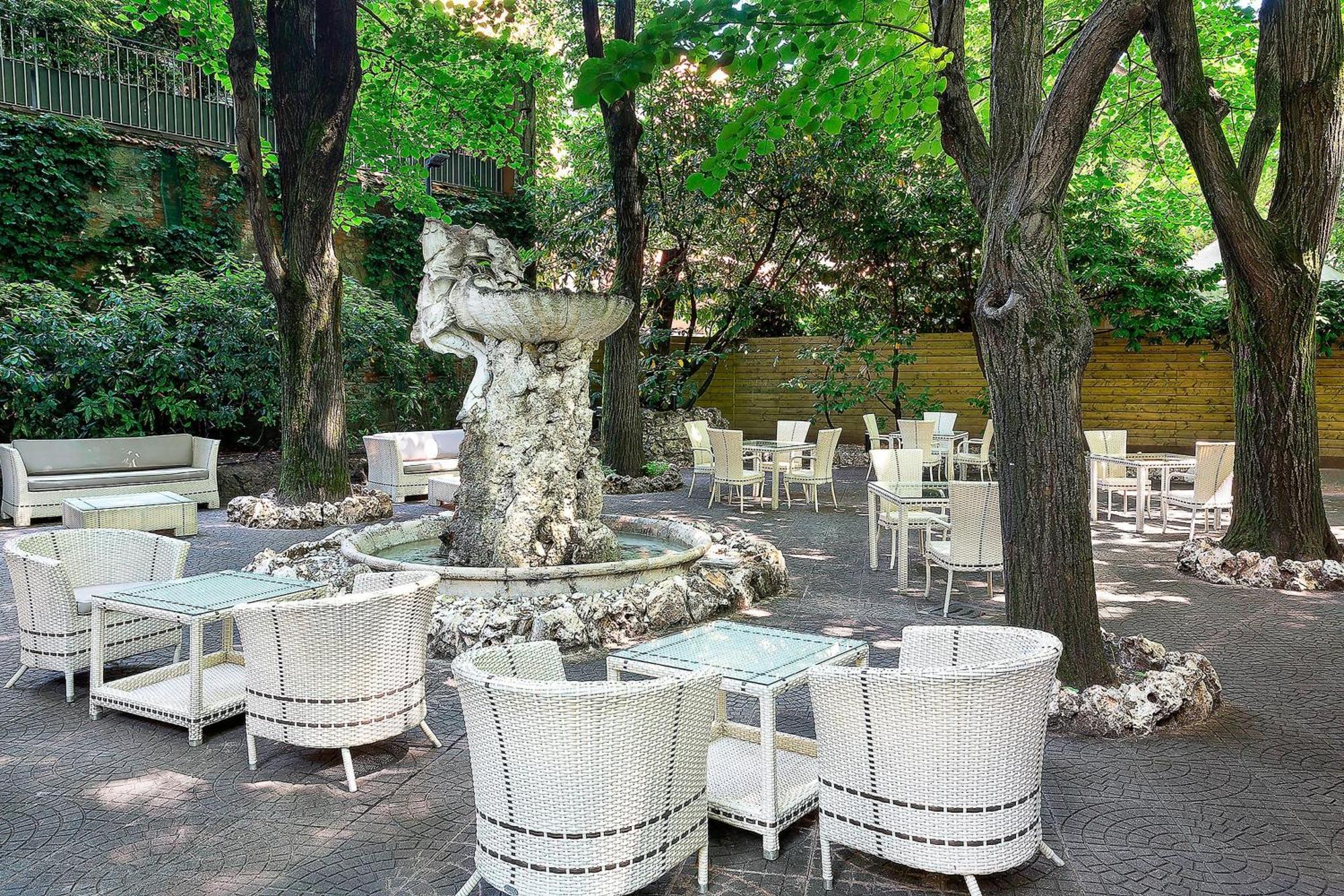 Sheraton Diana Majestic Милано Екстериор снимка